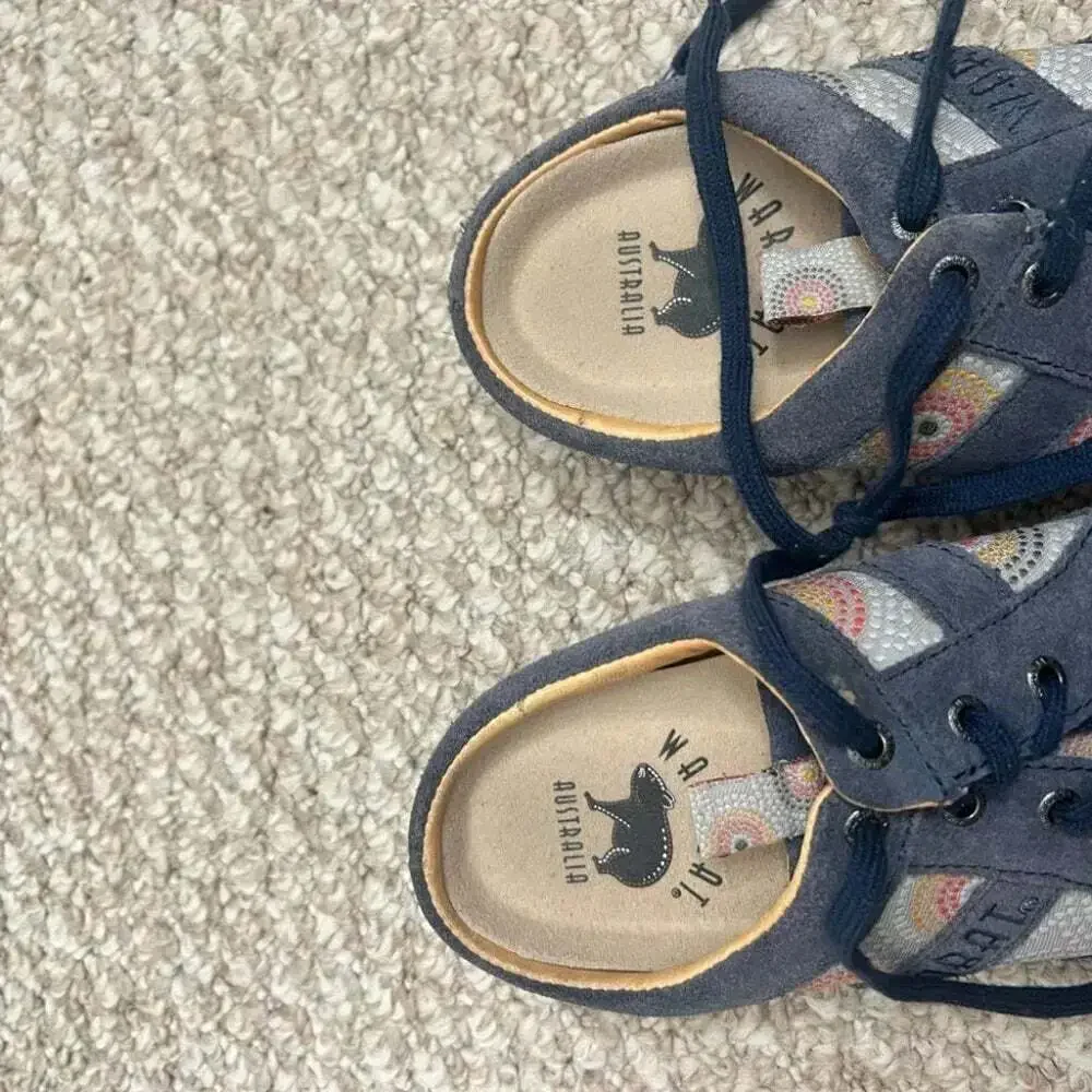 Warmbat slip on sneakers shoes size  5.5 blue